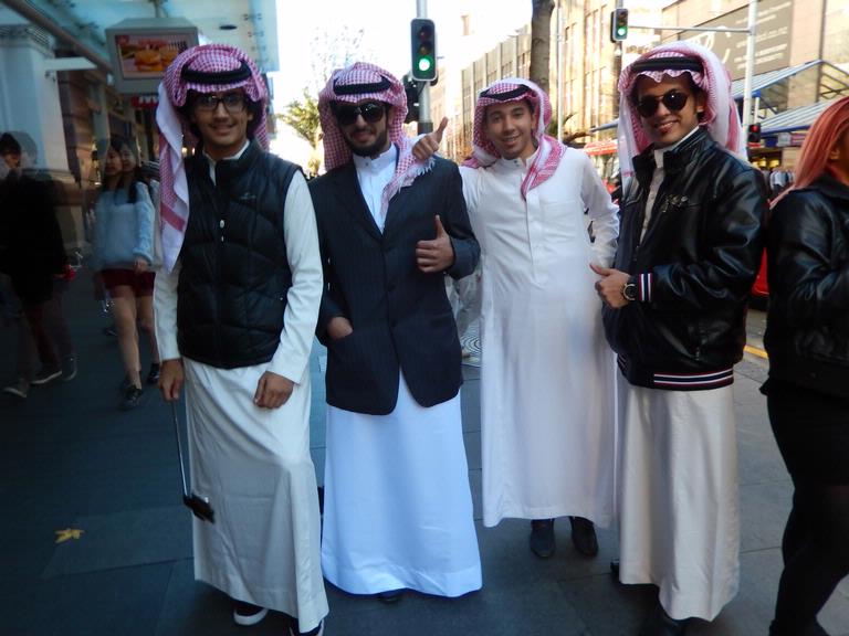 Thobe day, Queen Street
